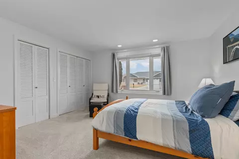 Bedroom - 45 Fox Point Dr, Appleton, WI 54911 photo 5 of 8