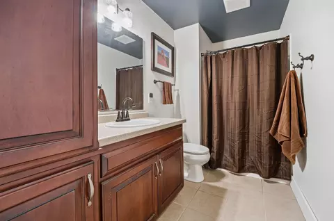 Bath - 3400 W Warner Estates Dr, Appleton, WI 54913 photo 5 of 5
