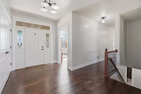 Entry Way - 3400 W Warner Estates Dr, Appleton, WI 54913 photo 1 of 3