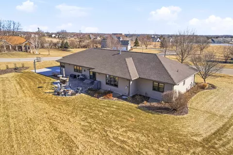 View/Area - 3400 W Warner Estates Dr, Appleton, WI 54913 photo 2 of 5