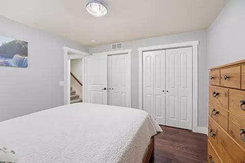 Bedroom - 3400 W Warner Estates Dr, Appleton, WI 54913 photo 8 of 9