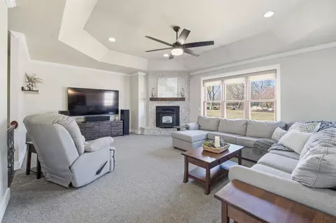 Living - 3400 W Warner Estates Dr, Appleton, WI 54913 photo 1 of 2