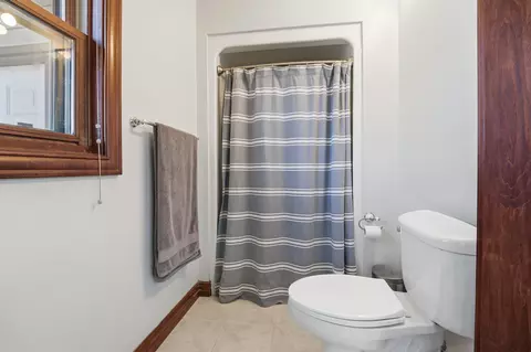 Bath - 3400 W Warner Estates Dr, Appleton, WI 54913 photo 3 of 5