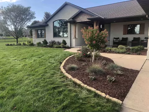 Exterior - 3400 W Warner Estates Dr, Appleton, WI 54913 photo 12 of 18