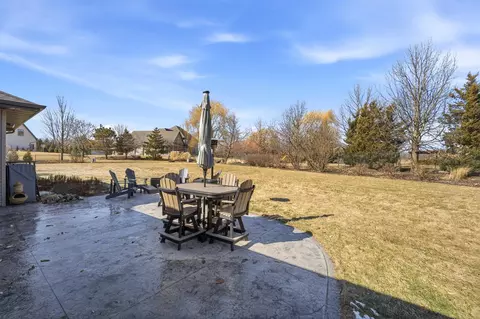Exterior - 3400 W Warner Estates Dr, Appleton, WI 54913 photo 6 of 18