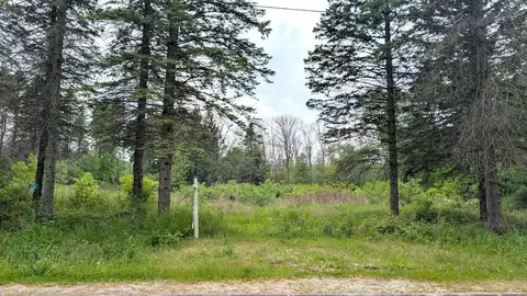 2532 Victoria Dr, Manitowoc, WI 54220