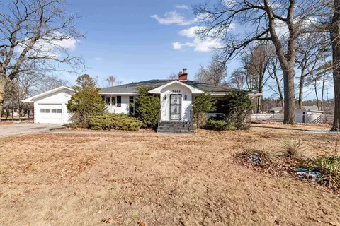 3000 Shore Dr, Marinette, WI 54143
