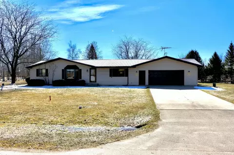 w4581 West Buss Drive, Cecil, WI 54111