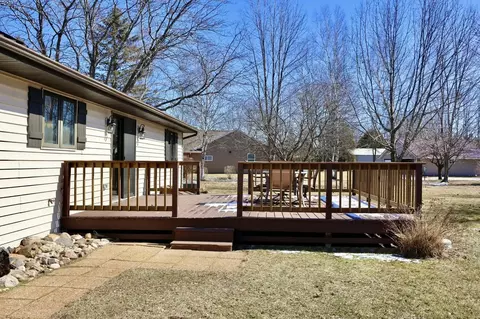 Exterior - w4581 West Buss Drive, Cecil, WI 54111 photo 2 of 3