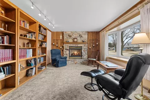 Living - 416 S Joseph St, Appleton, WI 54915 photo 1 of 2