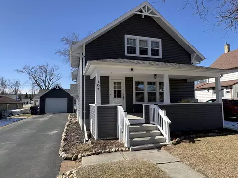 107 S 2nd St, Bonduel, WI 54107