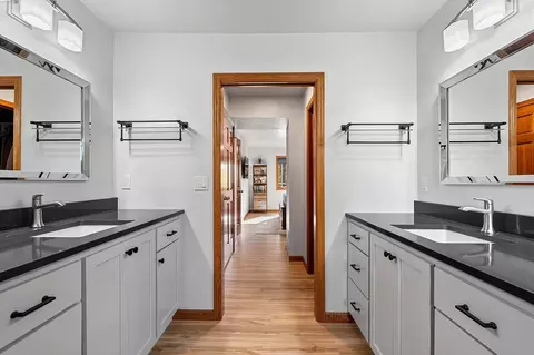 Bath - 63 Fox Point Dr, Appleton, WI 54911 photo 7 of 13