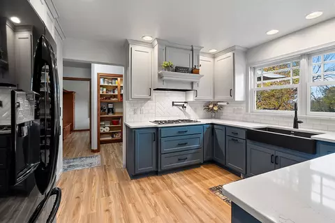 Kitchen - 63 Fox Point Dr, Appleton, WI 54911 photo 7 of 9