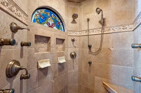 Bath - 63 Fox Point Dr, Appleton, WI 54911 photo 12 of 13