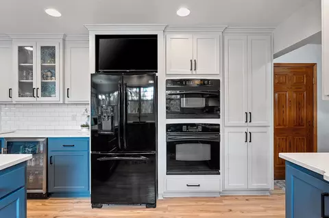 Kitchen - 63 Fox Point Dr, Appleton, WI 54911 photo 3 of 9