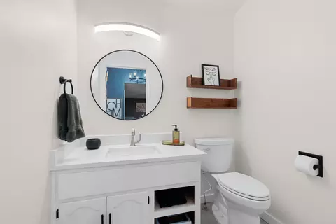 Bath - 921 E Windfield Pl #A, Appleton, WI 54911 photo 1 of 5