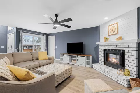 Living - 921 E Windfield Pl #A, Appleton, WI 54911 photo 1 of 4