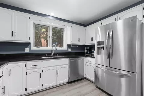 Kitchen - 921 E Windfield Pl #A, Appleton, WI 54911 photo 5 of 6