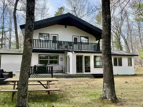 w1344 Deerpath Lane, Keshena, WI 54135