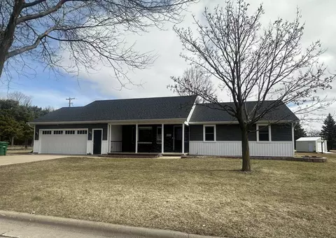 101 Ombre Rose Dr, Combined Locks, WI 54113