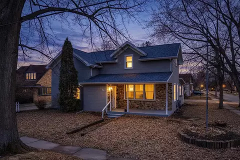 903 Smith St, New London, WI 54961