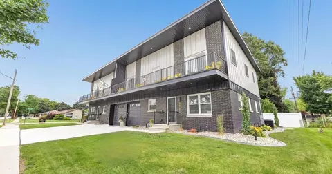1751 S Oneida St, Green Bay, WI 54304