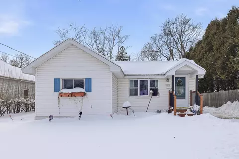 1823 Ashland St, Oshkosh, WI 54901