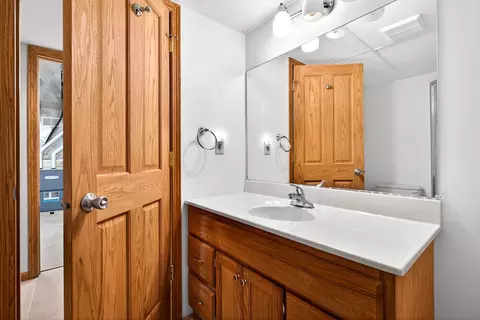 Bath - 3321 E Canvasback Ln, Appleton, WI 54913 photo 4 of 5