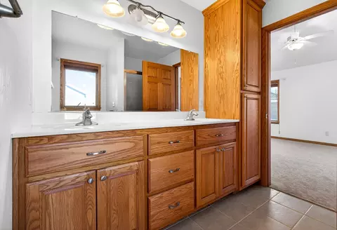 Bath - 3321 E Canvasback Ln, Appleton, WI 54913 photo 1 of 5