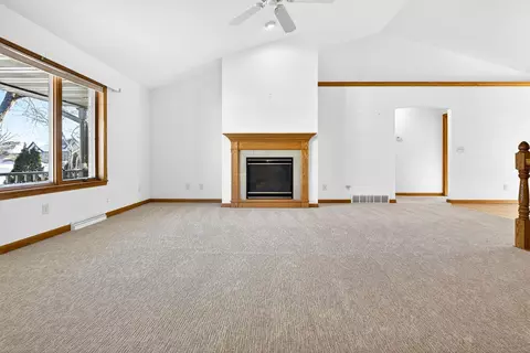 Living - 3321 E Canvasback Ln, Appleton, WI 54913 photo 2 of 5