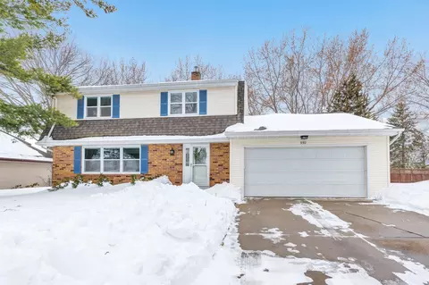 550 Edelweiss Dr, Green Bay, WI 54302
