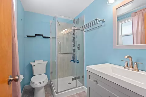 Bath - 2412 N Morrison St, Appleton, WI 54911 photo 1 of 2