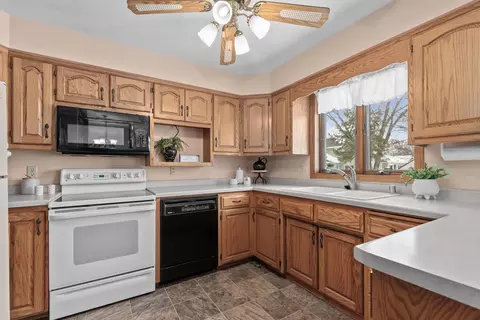 924 S Kensington Dr, Appleton, WI 54915 photo 11