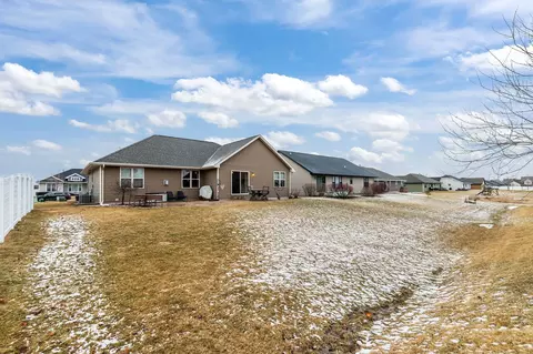 Exterior - 3434 Tulip Trl, Appleton, WI 54913 photo 5 of 7