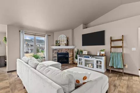 Living - 3434 Tulip Trl, Appleton, WI 54913 photo 1 of 1