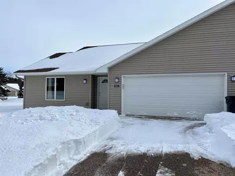 953 Charles Wright Dr, Waupaca, WI 54981