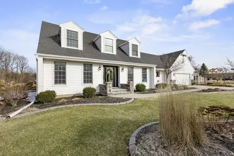 3075 Ridgeway Dr, Neenah, WI 54956