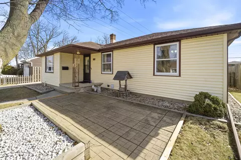 Exterior - 88 Foster Ct, Appleton, WI 54915 photo 2 of 10