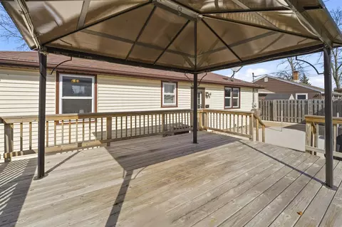 Exterior - 88 Foster Ct, Appleton, WI 54915 photo 5 of 10