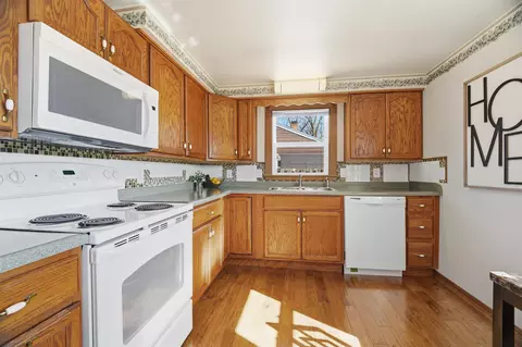 Kitchen - 88 Foster Ct, Appleton, WI 54915 photo 2 of 3
