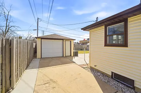 Exterior - 88 Foster Ct, Appleton, WI 54915 photo 10 of 10