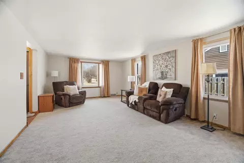 Living - 88 Foster Ct, Appleton, WI 54915 photo 3 of 3