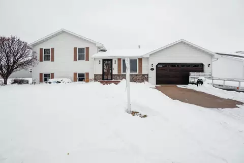 195 Yacoub Ln, Fond Du Lac, WI 54935
