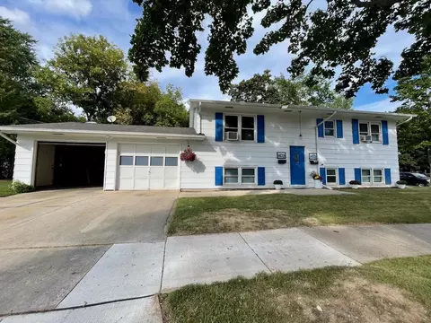 1421 Ridgeway Dr, De Pere, WI 54115