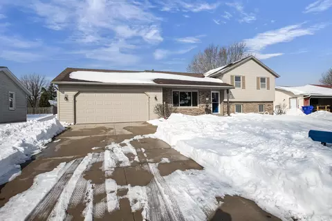 39 Welcome Cir, Appleton, WI 54915