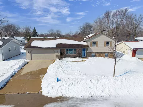 View/Area - 39 Welcome Cir, Appleton, WI 54915 photo 2 of 13