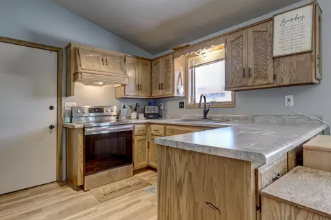 Kitchen - 39 Welcome Cir, Appleton, WI 54915 photo 1 of 2