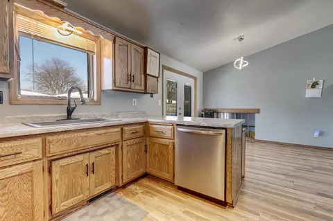 Kitchen - 39 Welcome Cir, Appleton, WI 54915 photo 2 of 2