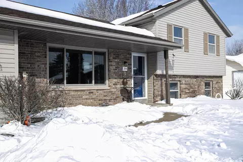 Exterior - 39 Welcome Cir, Appleton, WI 54915 photo 3 of 3