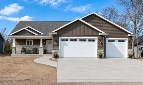 1617 Founders St, Neenah, WI 54956